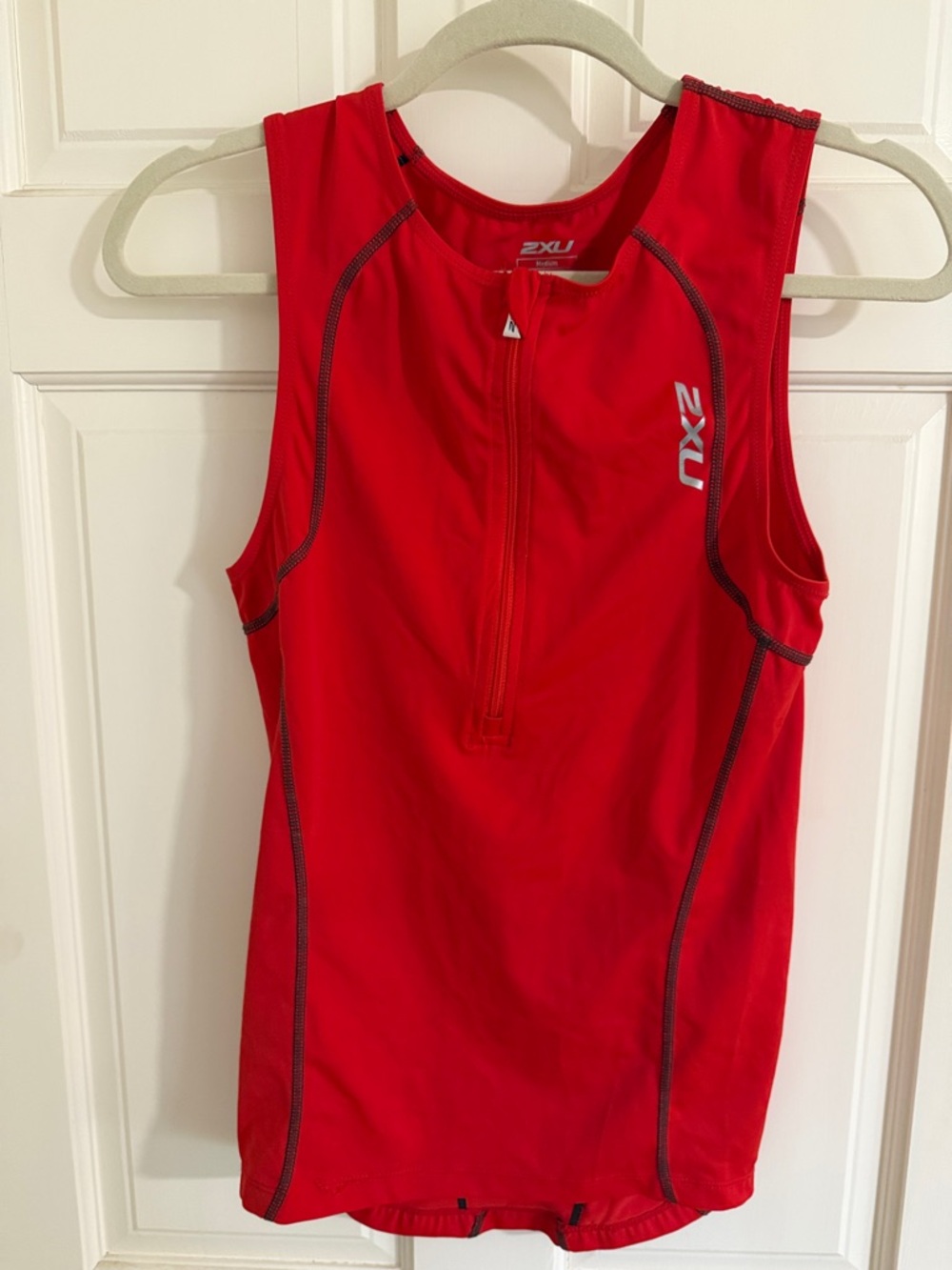 2XU Red Sleeveless Triathlon Top with Front Zip
